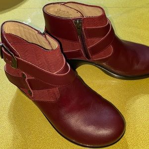 Alegria Eva Size 36 in Red. EUC